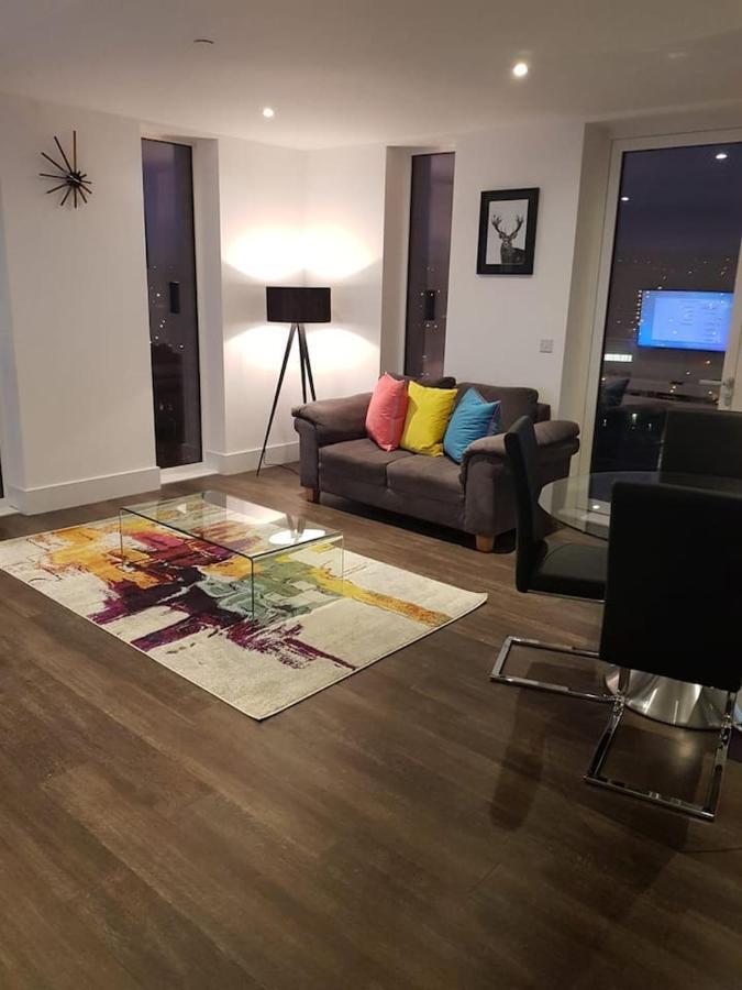High View Two Bedroom In Woolwich Londra